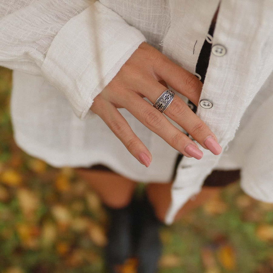 woman wearing sterling silver ring - womens silver jewellery by Australian jewellery brands online indie and harper